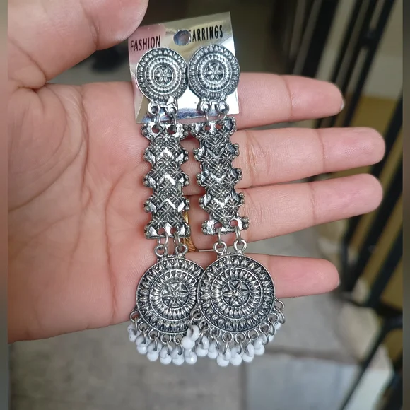 Oxidised silver earrings - Picture 4 of 5